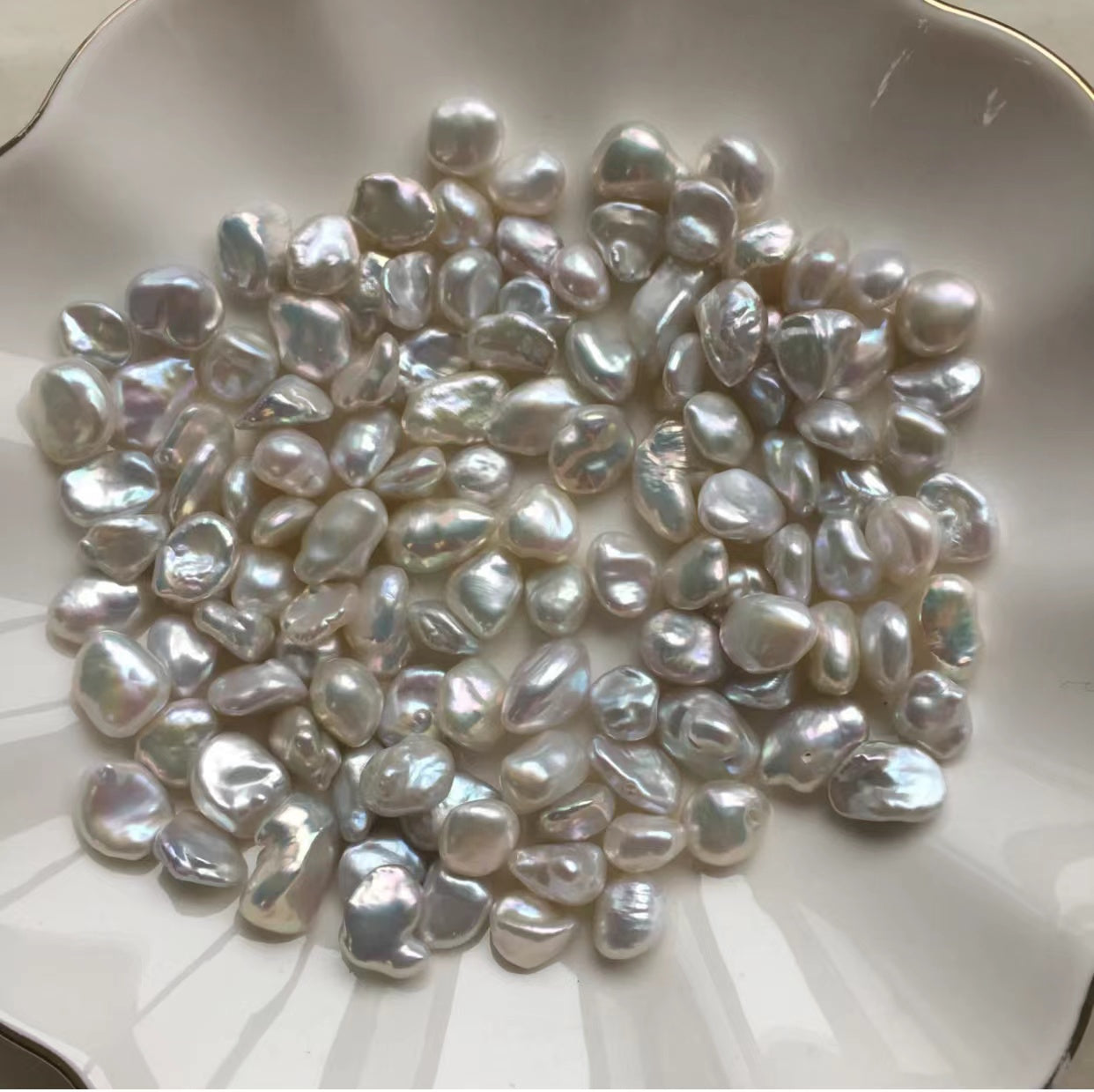 040.【Live】 Floral Freshwater Pearls Clam