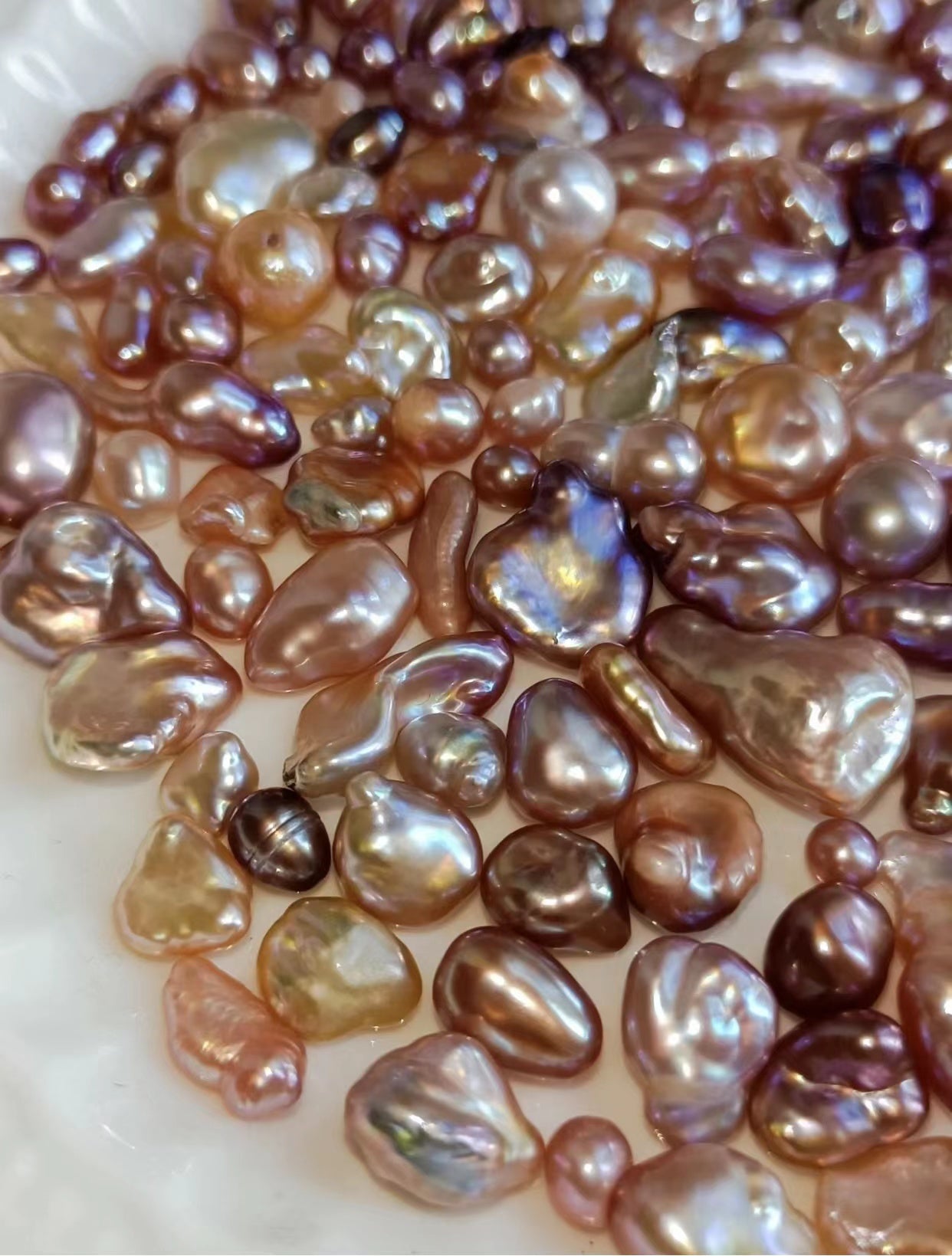 040.【Live】 Floral Freshwater Pearls Clam