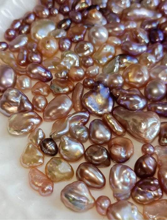 040.【Live】 Floral Freshwater Pearls Clam